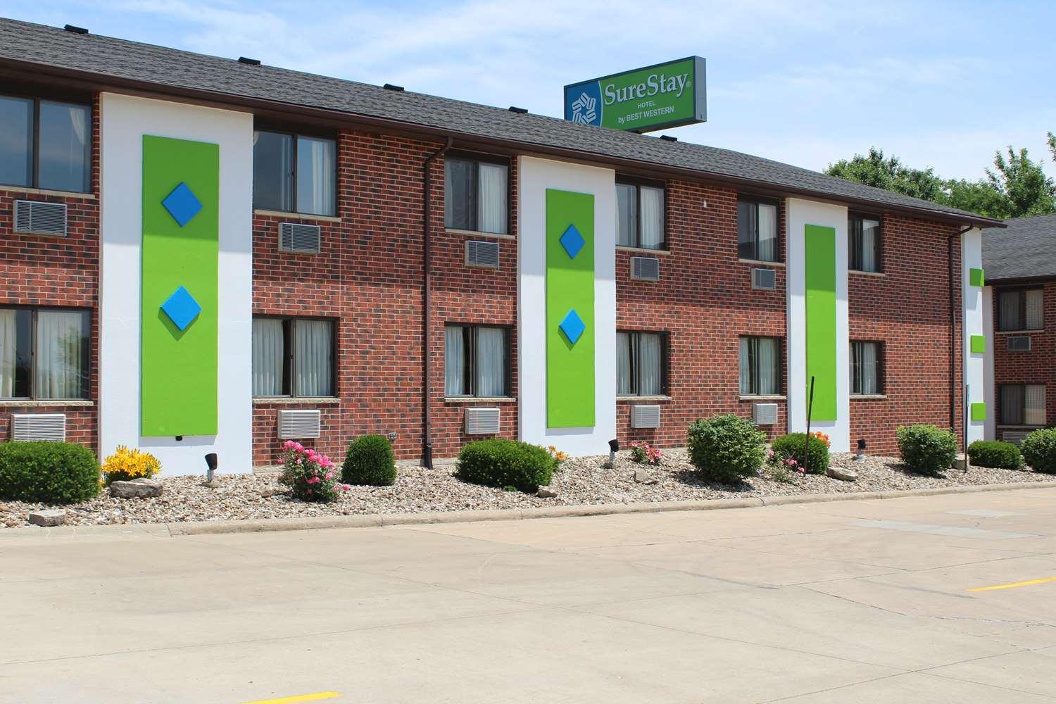 Ramada By Wyndham Cedar Rapids South Ξενοδοχείο Εξωτερικό φωτογραφία