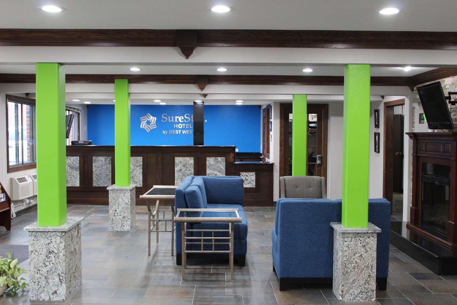 Ramada By Wyndham Cedar Rapids South Ξενοδοχείο Εξωτερικό φωτογραφία