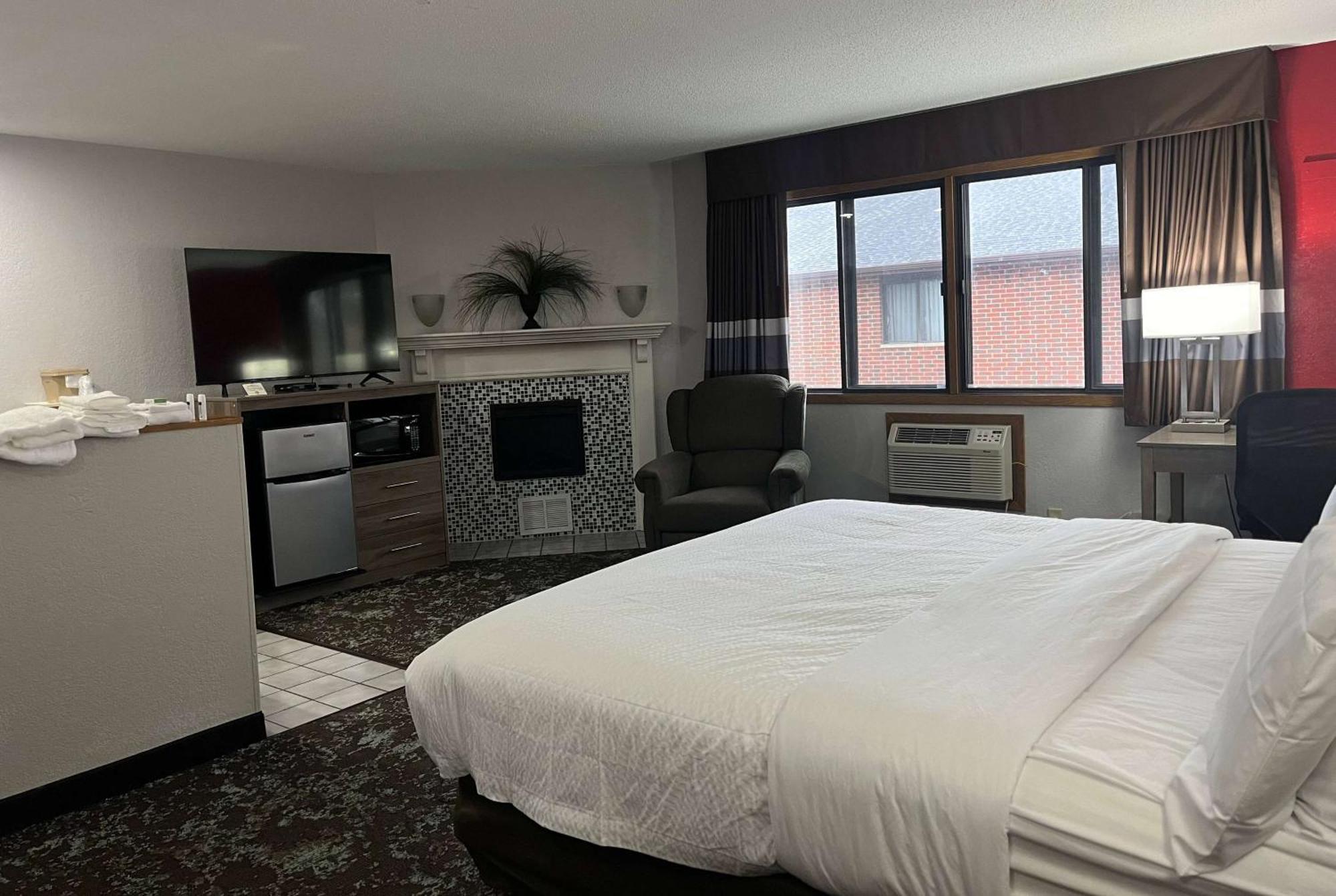 Ramada By Wyndham Cedar Rapids South Ξενοδοχείο Εξωτερικό φωτογραφία