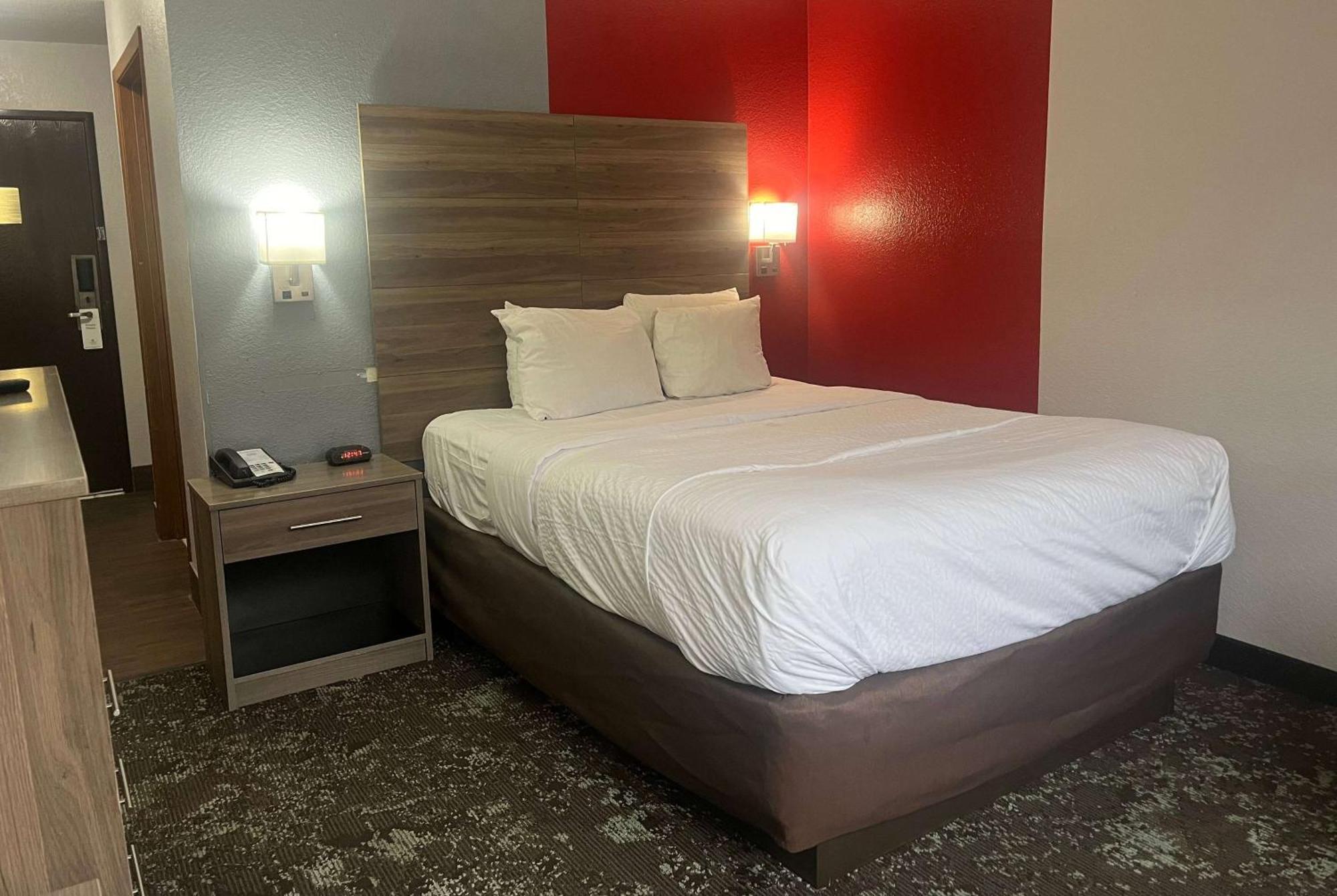 Ramada By Wyndham Cedar Rapids South Ξενοδοχείο Εξωτερικό φωτογραφία