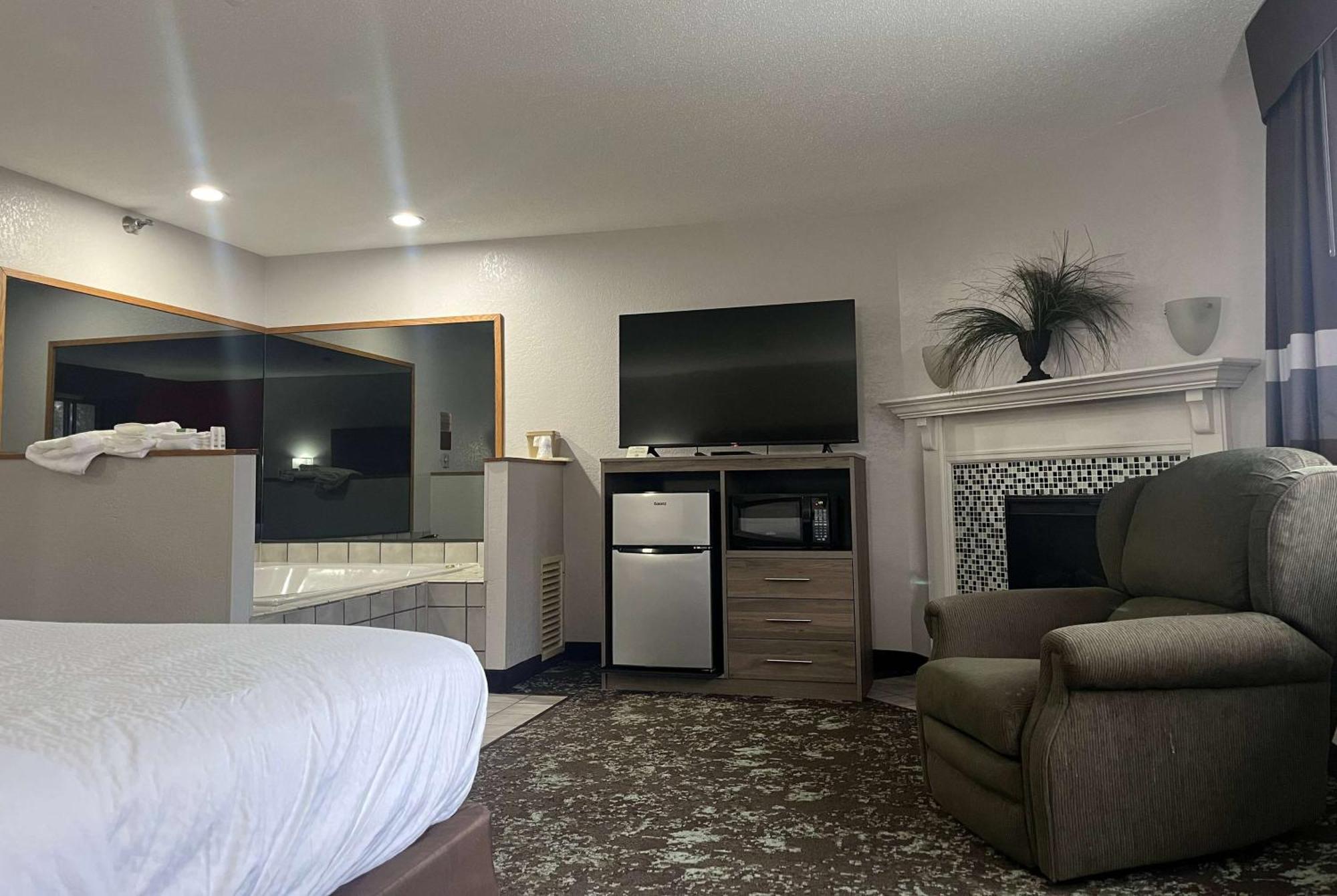Ramada By Wyndham Cedar Rapids South Ξενοδοχείο Εξωτερικό φωτογραφία
