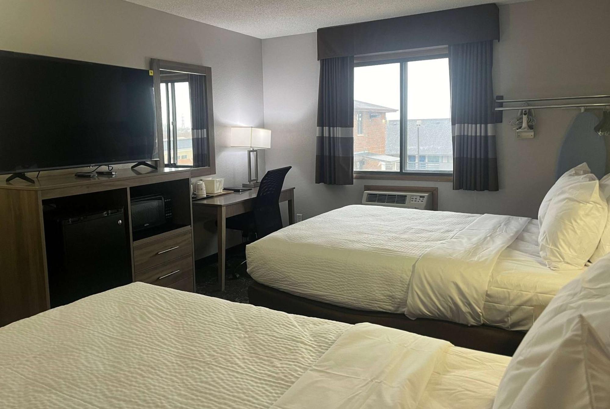 Ramada By Wyndham Cedar Rapids South Ξενοδοχείο Εξωτερικό φωτογραφία