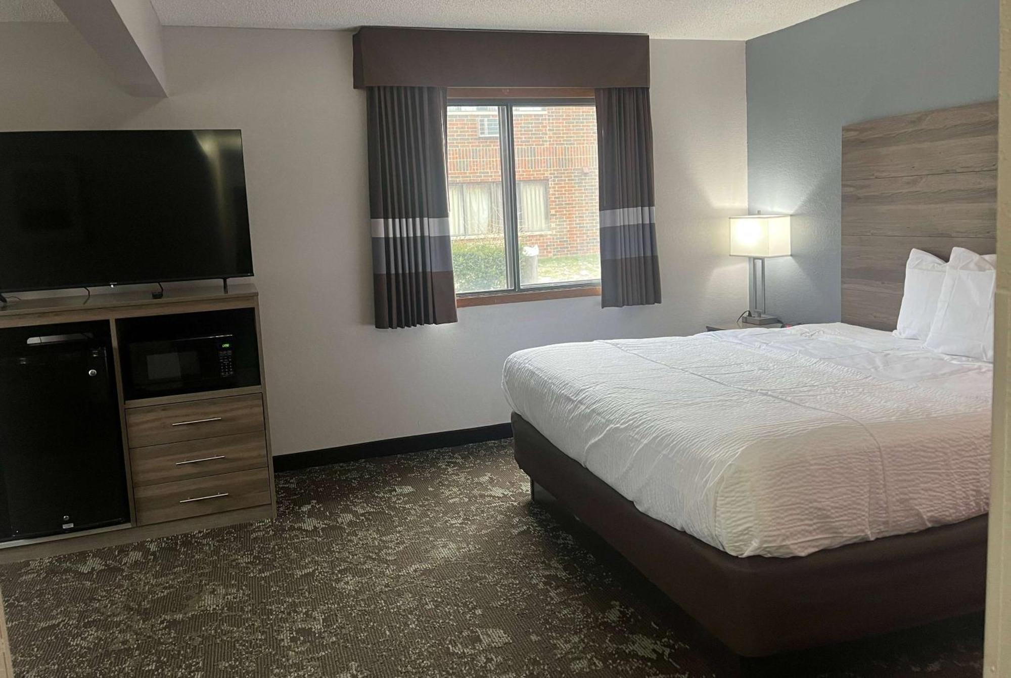 Ramada By Wyndham Cedar Rapids South Ξενοδοχείο Εξωτερικό φωτογραφία
