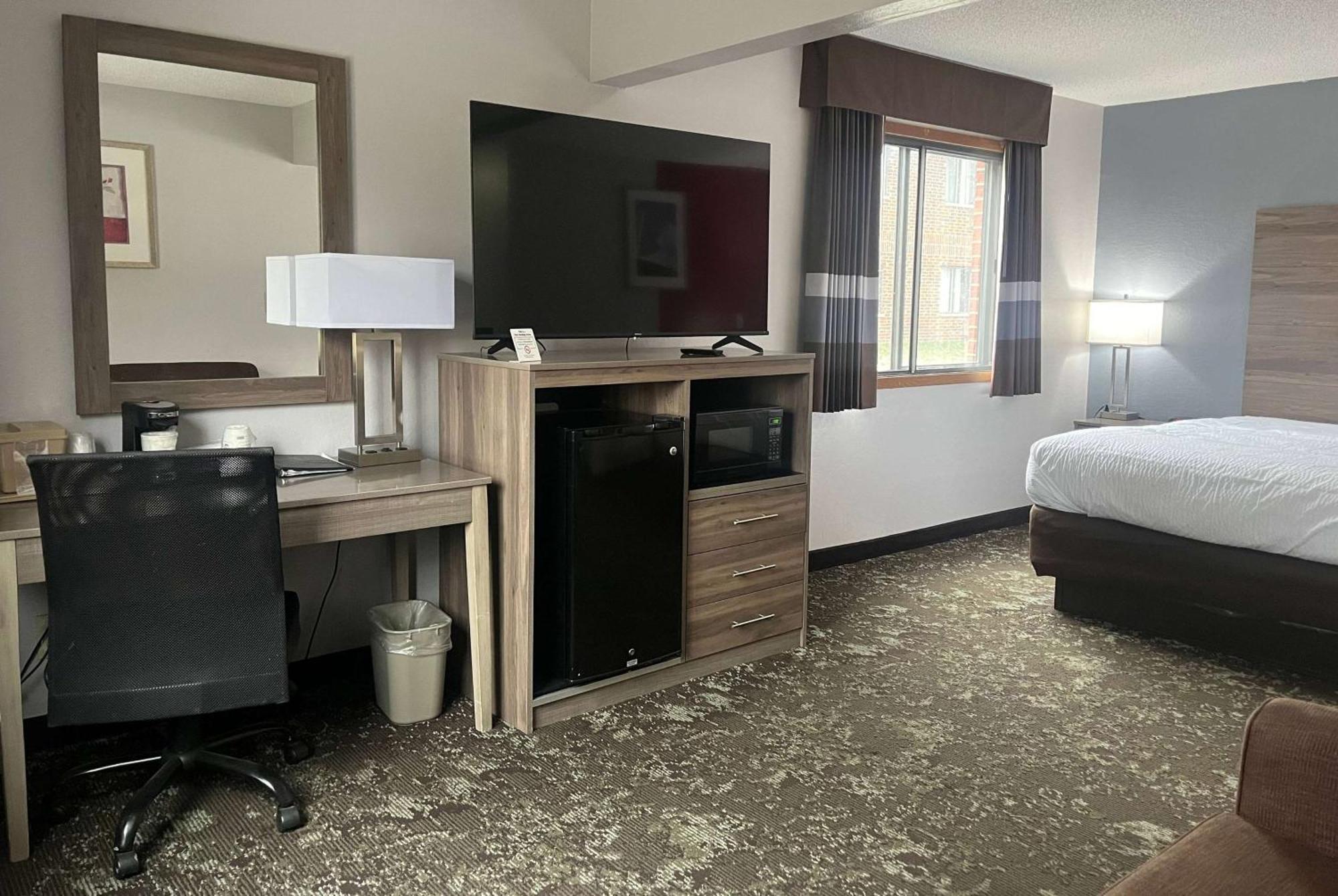 Ramada By Wyndham Cedar Rapids South Ξενοδοχείο Εξωτερικό φωτογραφία