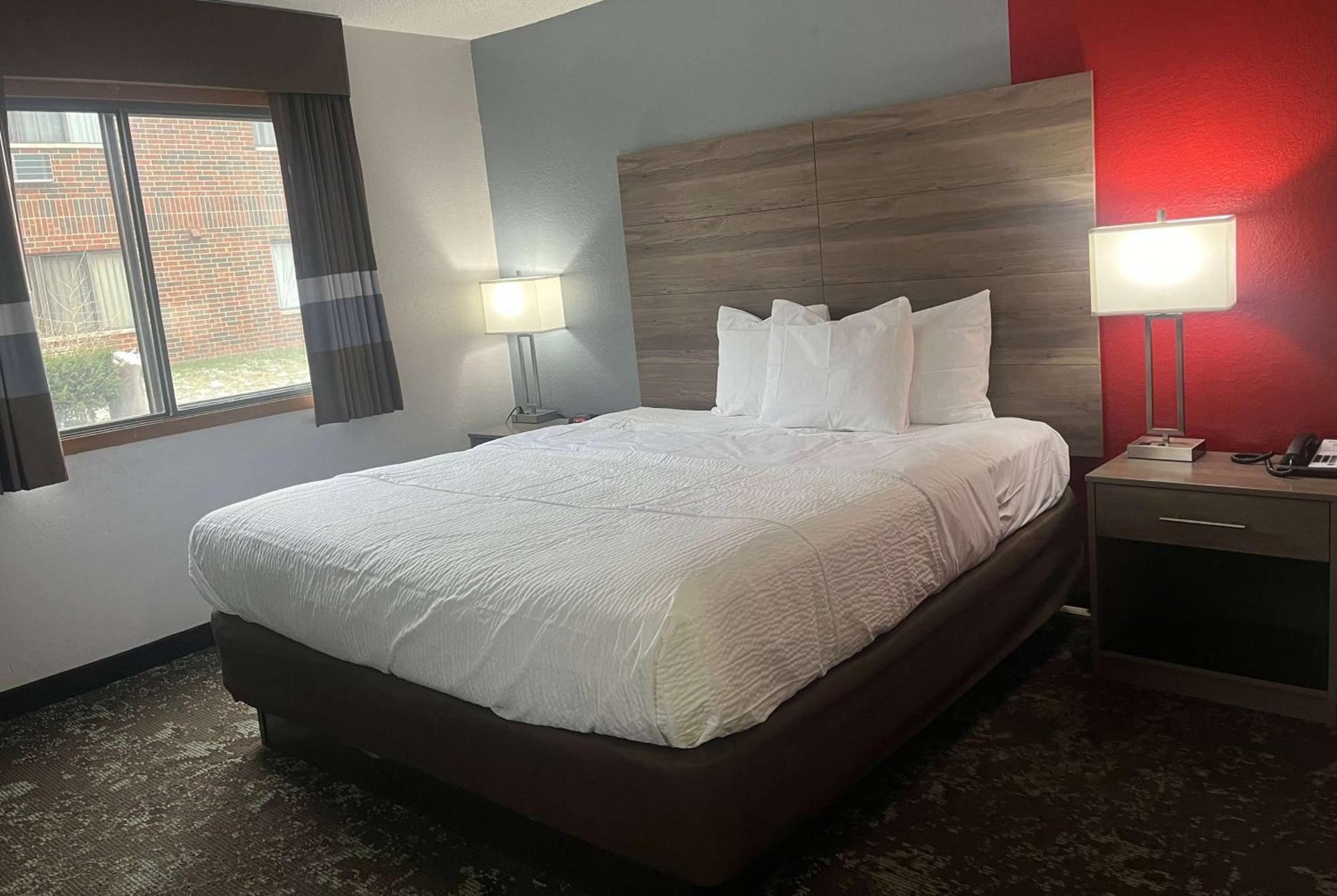 Ramada By Wyndham Cedar Rapids South Ξενοδοχείο Εξωτερικό φωτογραφία