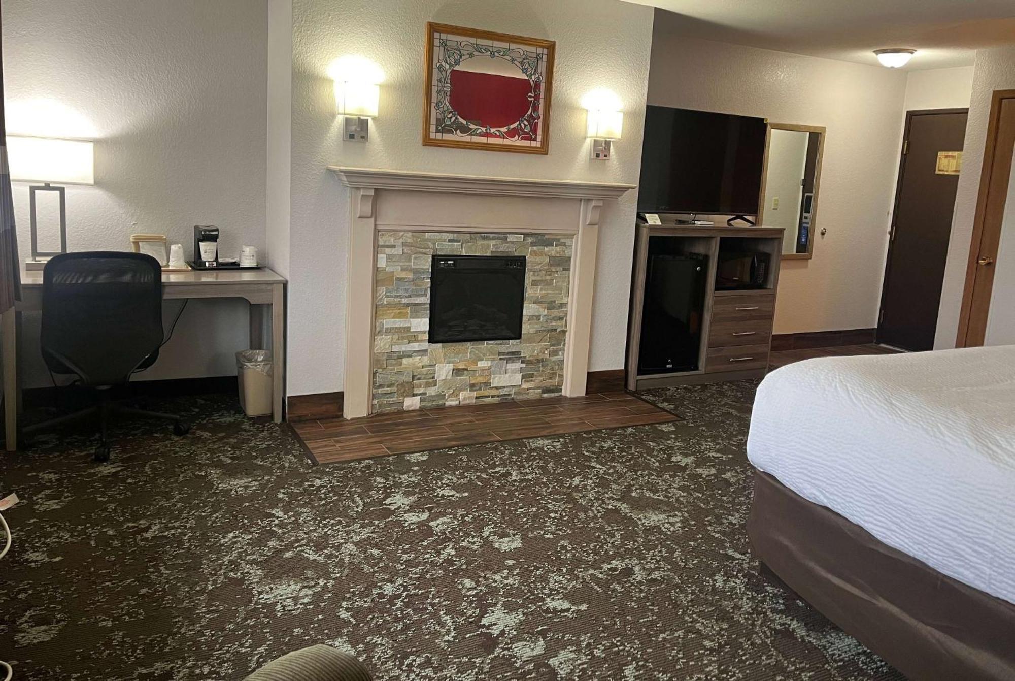 Ramada By Wyndham Cedar Rapids South Ξενοδοχείο Εξωτερικό φωτογραφία