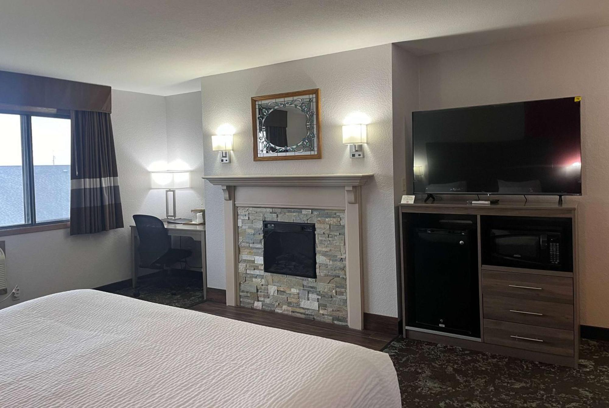 Ramada By Wyndham Cedar Rapids South Ξενοδοχείο Εξωτερικό φωτογραφία