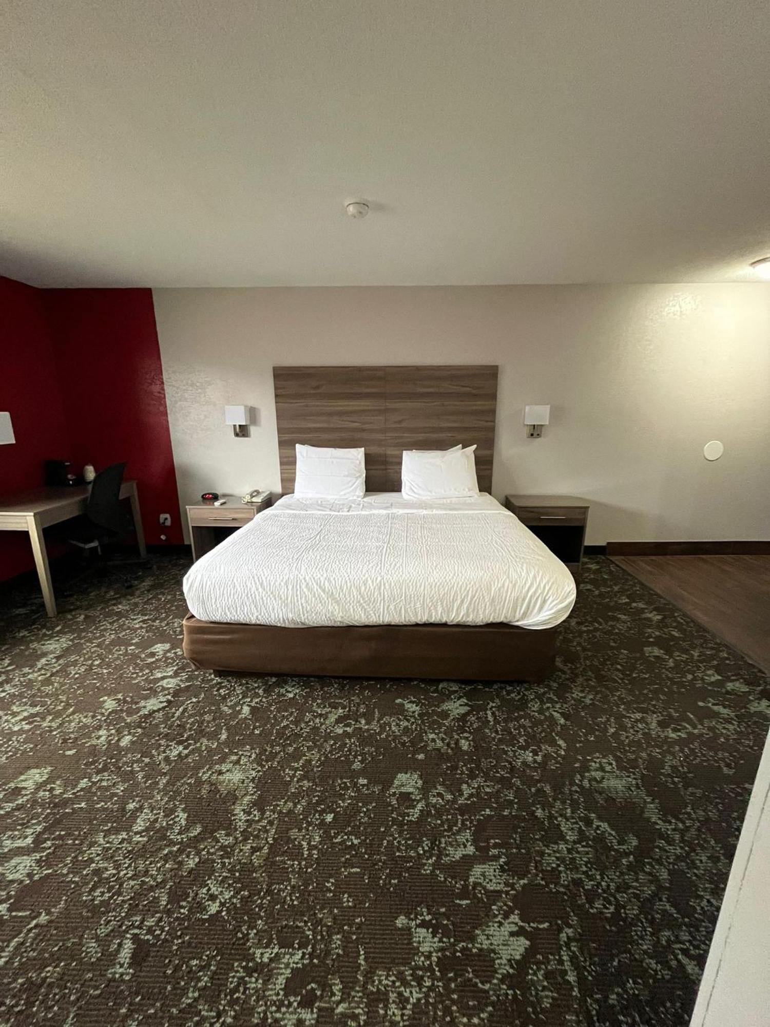 Ramada By Wyndham Cedar Rapids South Ξενοδοχείο Εξωτερικό φωτογραφία