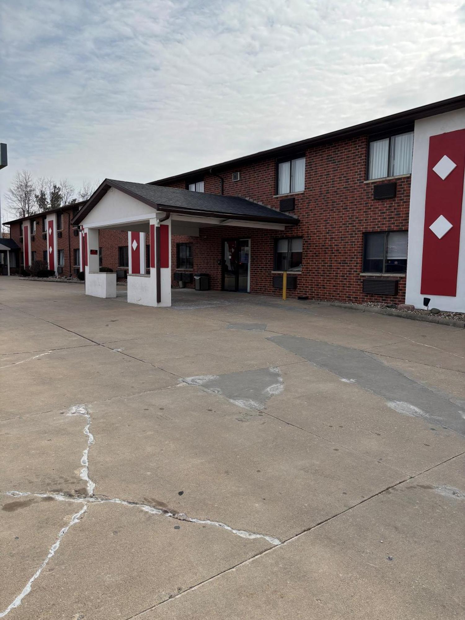Ramada By Wyndham Cedar Rapids South Ξενοδοχείο Εξωτερικό φωτογραφία